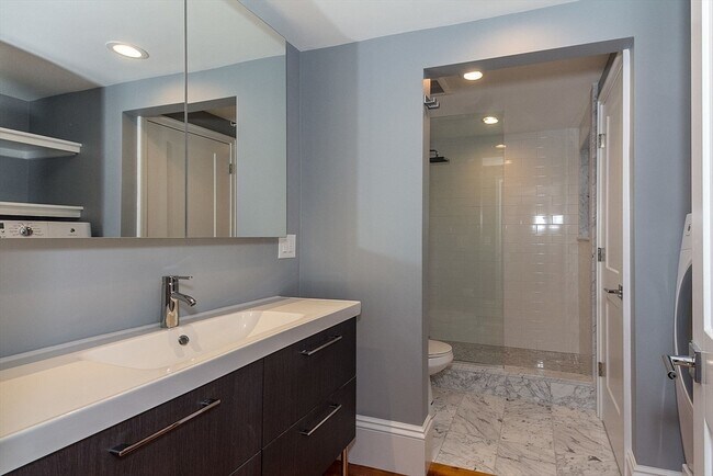 Building Photo - 150-152 Huron Ave