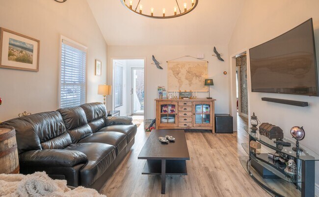 Building Photo - LAVISHLY FURNISHED PIRATE-THEMED OFF-SEASON BEACH GETAWAY