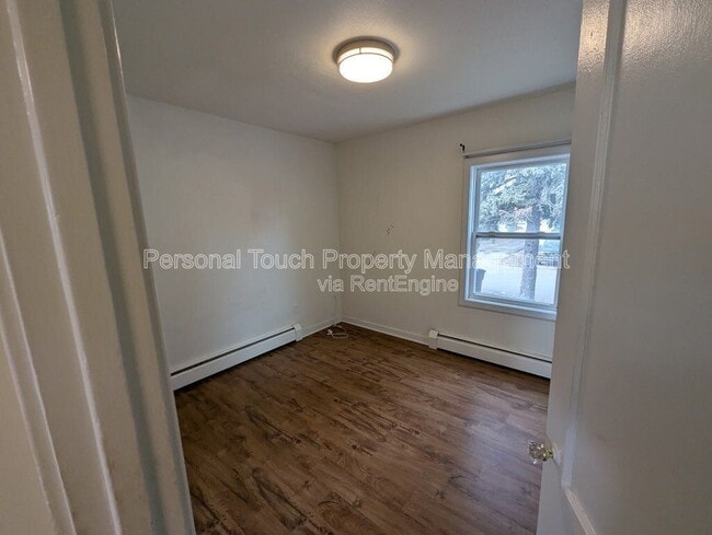 Building Photo - 541 2nd St N