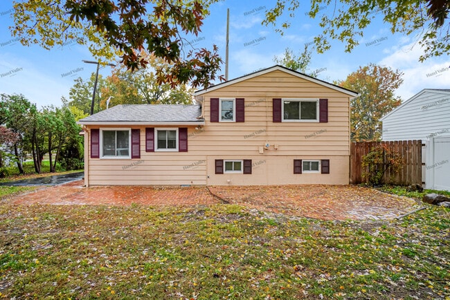 Building Photo - 5244 Refugee Rd