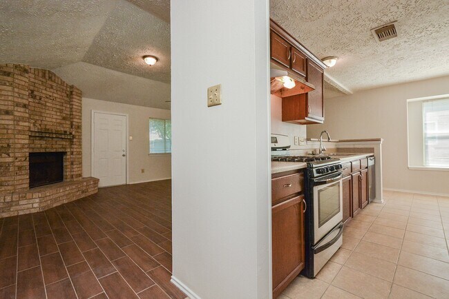 Building Photo - 6206 Bryant Pond Dr