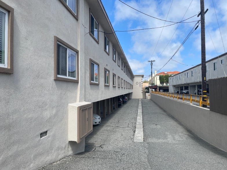 Building Photo - 20360 Anza Ave