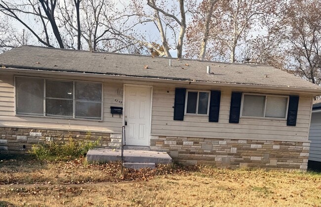 Primary Photo - Charming 3 Bedroom 1 Bath Home for Rent Ready 1,300.00 Great Location