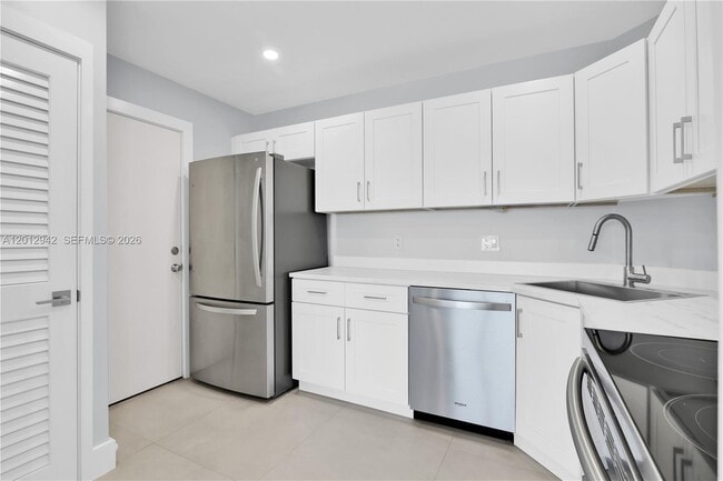 Building Photo - 1770 E Las Olas Blvd