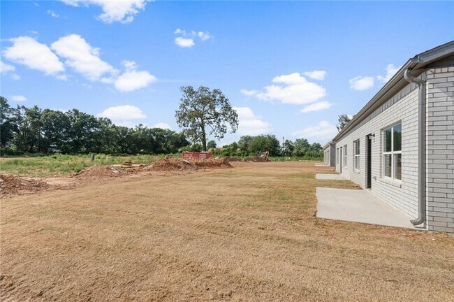 Building Photo - 650 Sun Meadows Loop