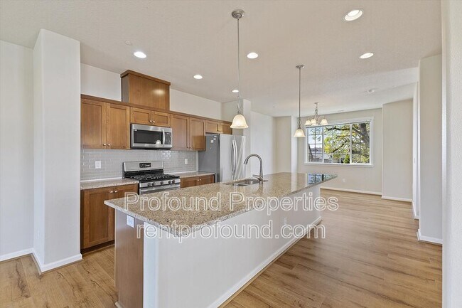 Building Photo - 13086 SW Aubergine Ter