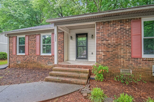 Building Photo - (Coming Soon) Move-in Ready 3 Bedroom Ranch!!