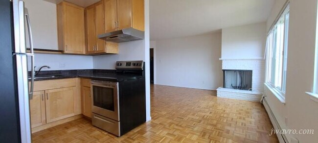 Building Photo - 275 Grand View Ave