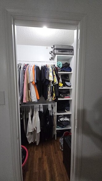 Building Photo - 2321 Oldenburg Dr