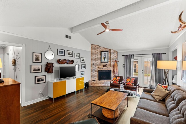 Primary Photo - 1178 Bournewood Dr