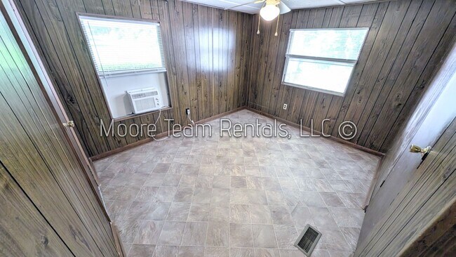 Building Photo - 5413 Greenville Hwy