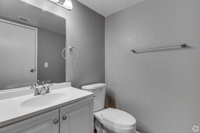 Building Photo - 4880 E 29th St