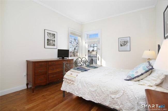 Building Photo - 1241 Post Rd