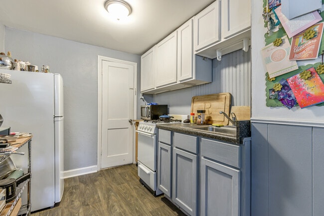 Building Photo - 1377 Scott Blvd