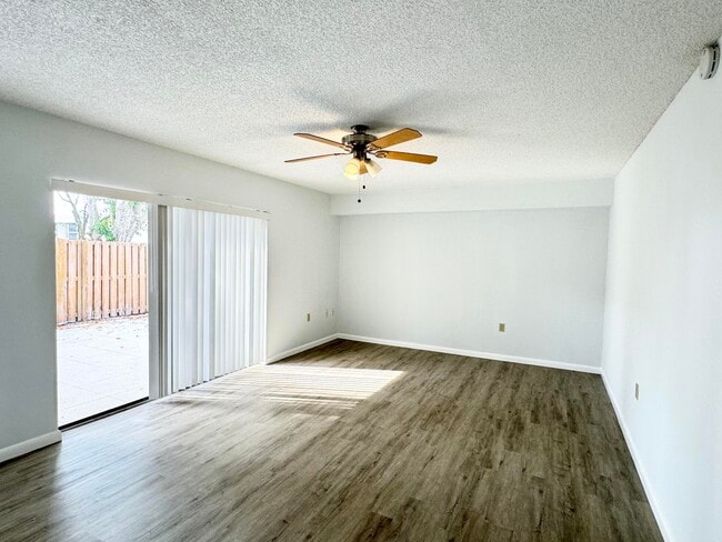 Building Photo - 563 Green Springs Pl