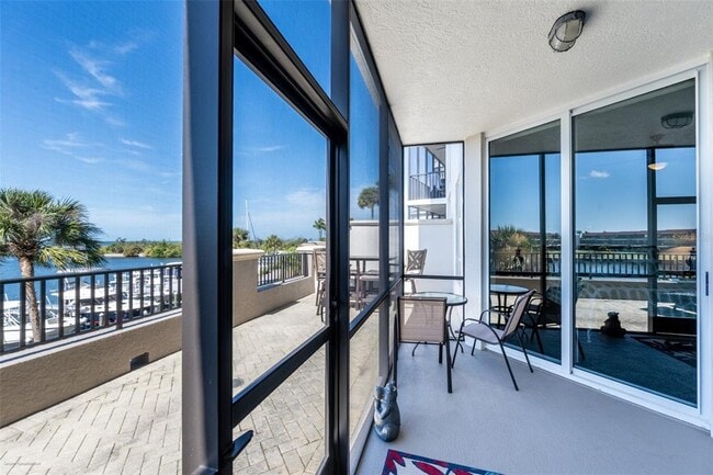 Building Photo - 3313 Sunset Key Cir