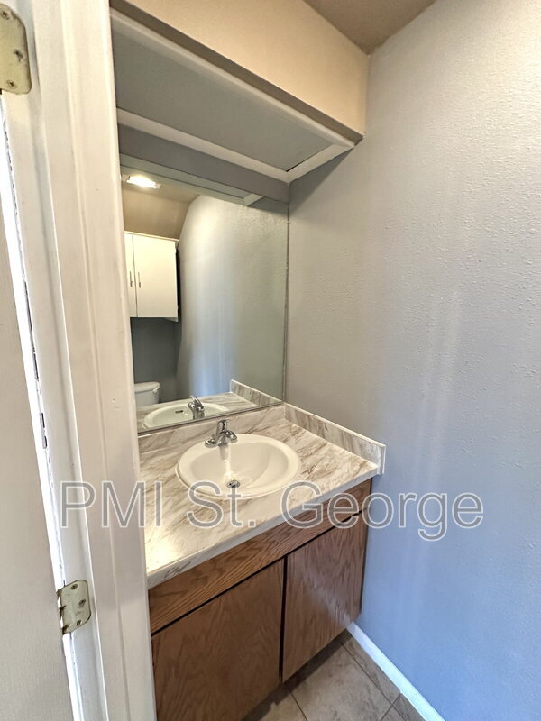 Building Photo - 1749 W 1020 N