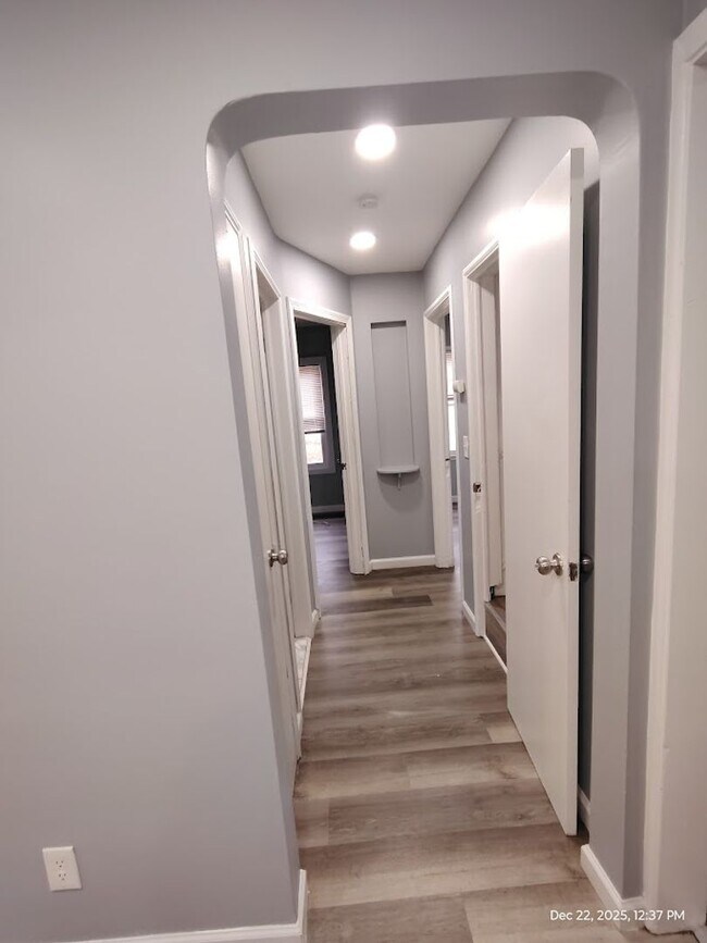 Building Photo - Stunning 3-Bed Bungalow