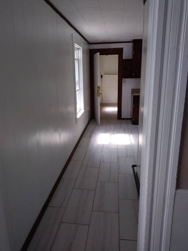 Primary Photo - 21 Pleasant St