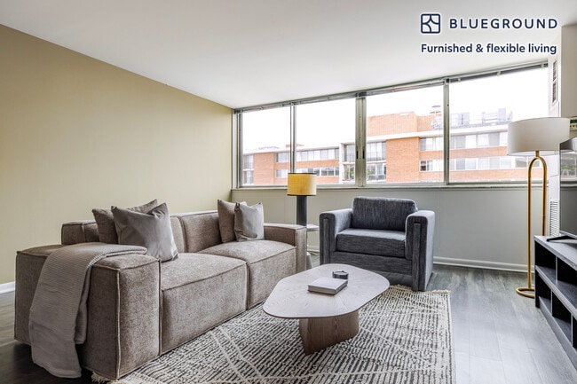 Building Photo - 901 S Ashland Ave