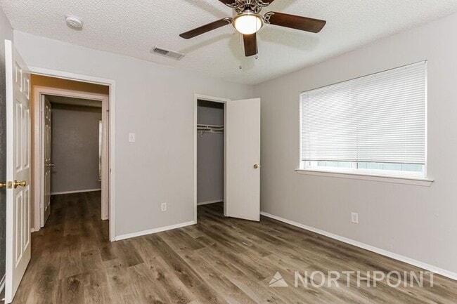 Building Photo - 1238 Saturn Dr