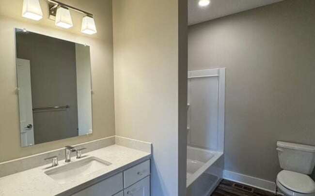 Building Photo - 312 61st St