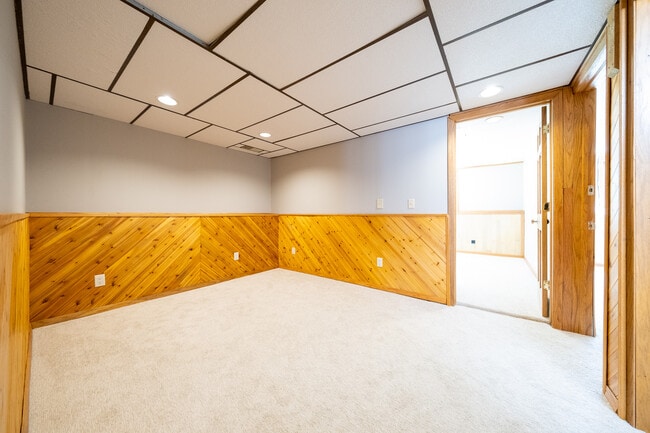 Building Photo - 17420 Barrington Ct