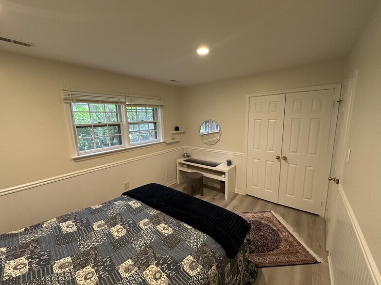 Building Photo - 6012 Loganwood Dr