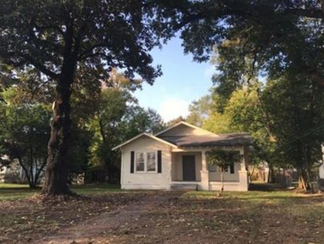 Building Photo - 1505 Trenton St