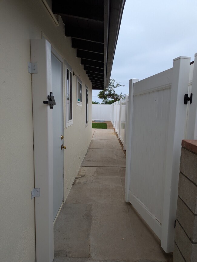 Building Photo - 574 Madison Ave