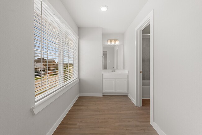 Building Photo - 21635 Coral Mist Dr