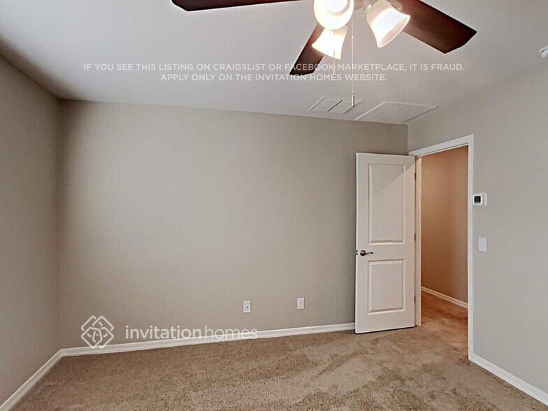 Building Photo - 3942 S 79th Dr