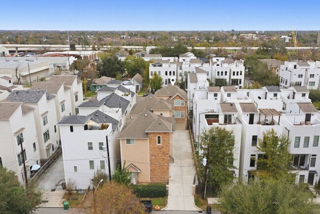 Building Photo - 1714 Ovid St