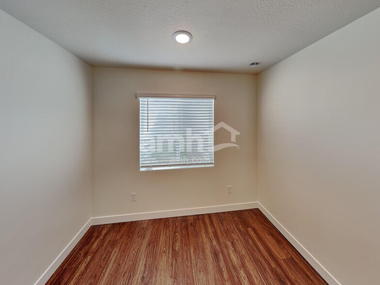Building Photo - 8973 S John Annie Ln