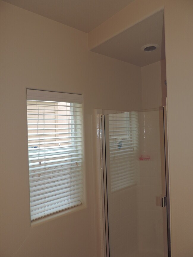 Building Photo - 10690 NW Jordan Ln