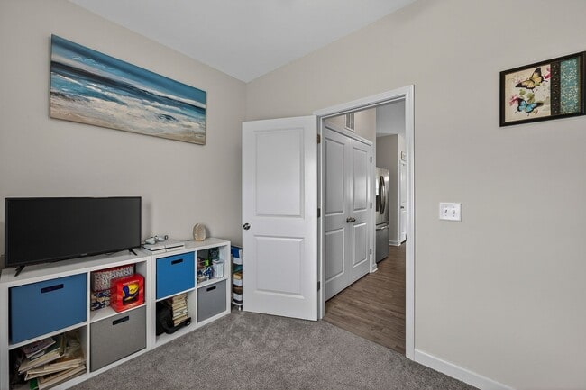 Building Photo - 312 Cotton Hl Pl