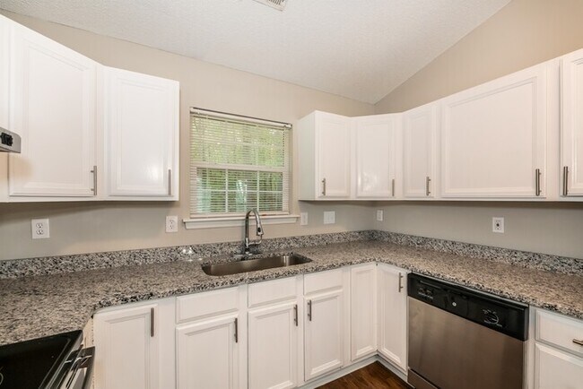 Building Photo - 3205 Bob White Cir