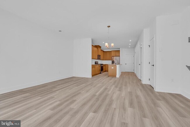Building Photo - 8102 Donatello Dr