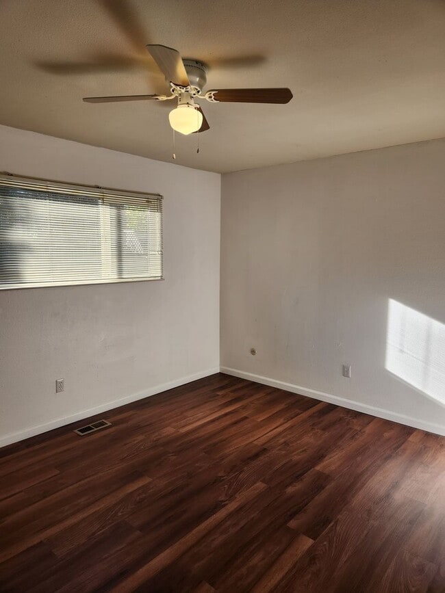 Building Photo - Rincon Valley 4 Bedroom, 2 Bathrooms w/Pool Great Santa Rosa Neighborhood