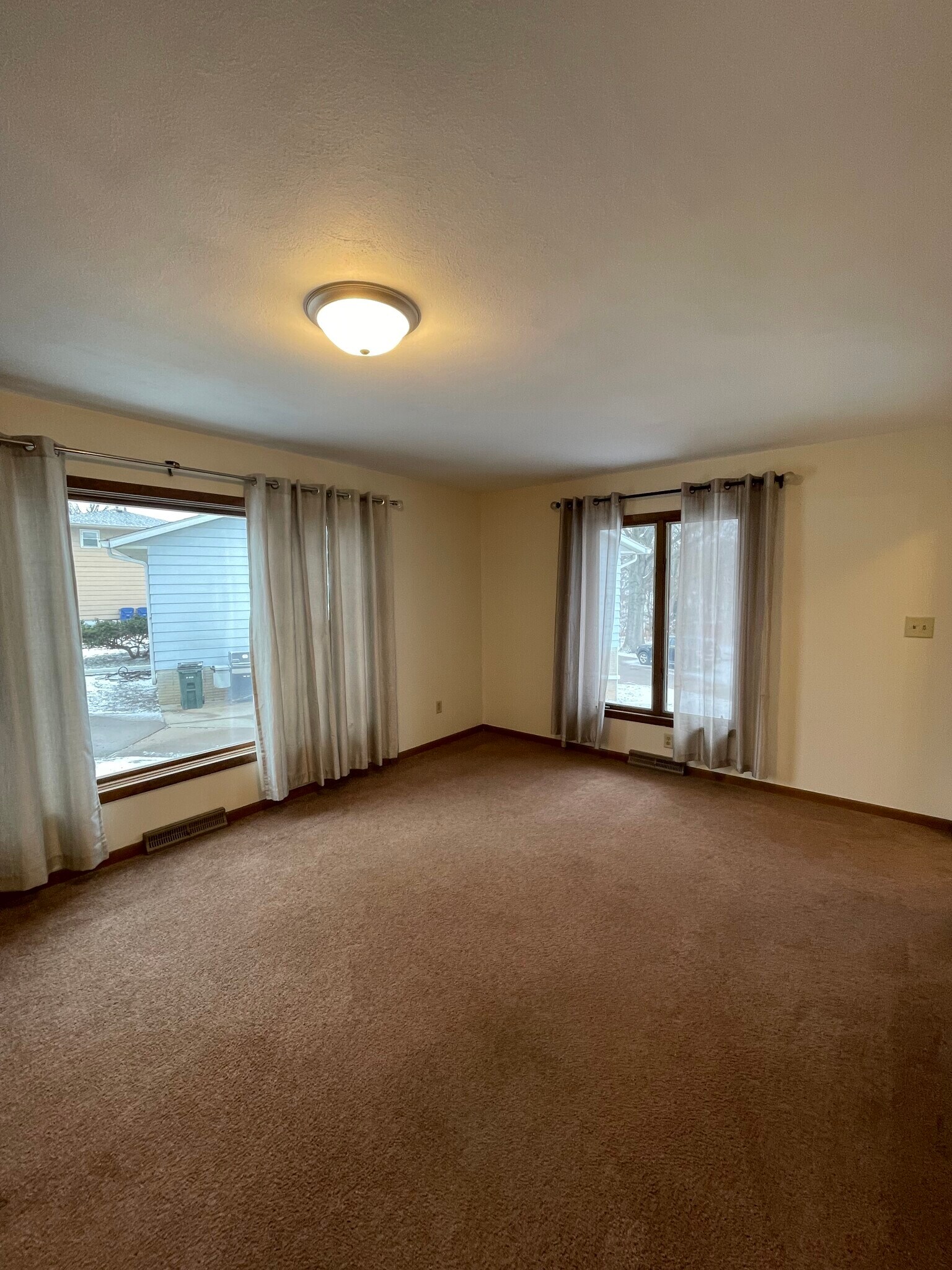 Building Photo - 2107 Judson Ct