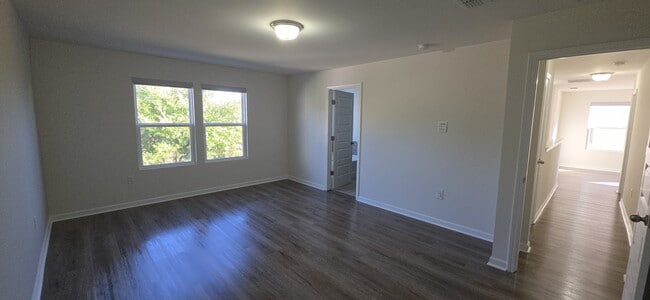Building Photo - 464 Nightcap Ln