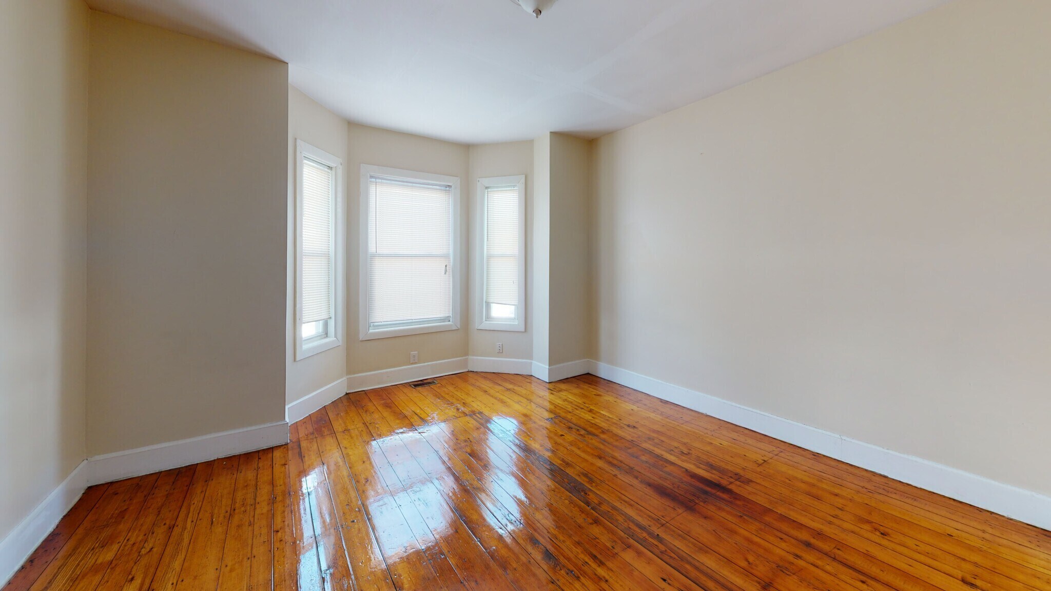 Building Photo - 14 Langdon St