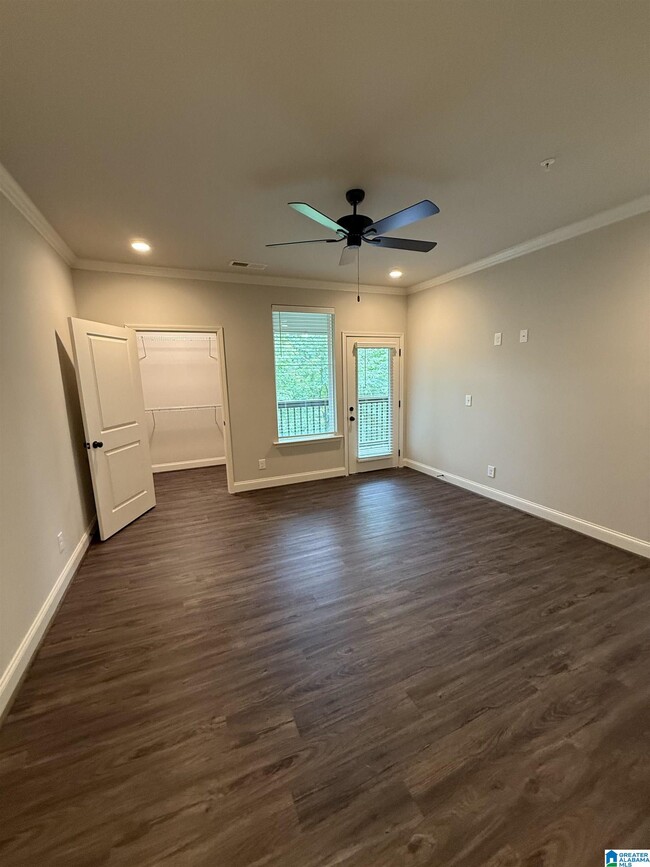 Building Photo - 4425 Lennox Pl