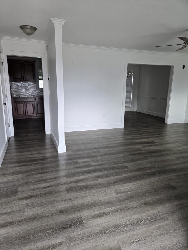 Building Photo - 965 Bass Ct N W