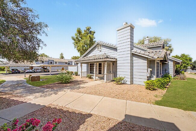 Building Photo - Welcome home to this charming 2-bedroom, 2-bath residence in the heart of Chandler!