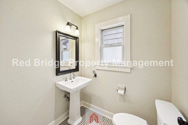 Building Photo - 4413 NE 26th Ave