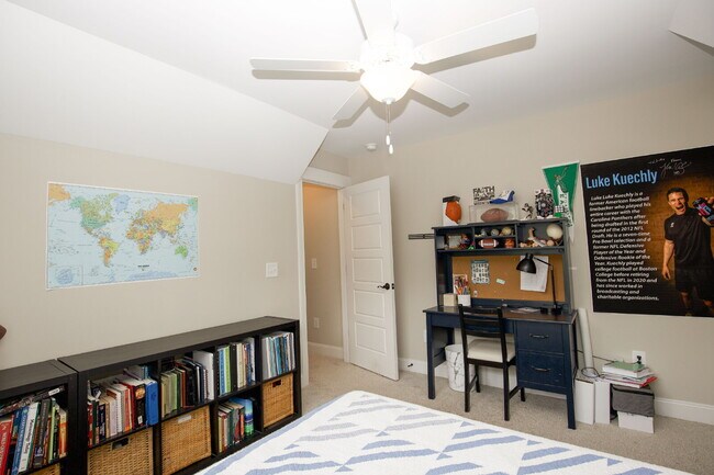 Building Photo - "Charming 4-Bedroom Retreat with Fireplace and 3 Full Baths in Aberdeen!"