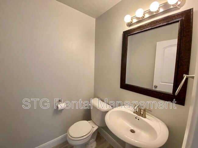 Building Photo - 3132 S Relic Ridge Dr