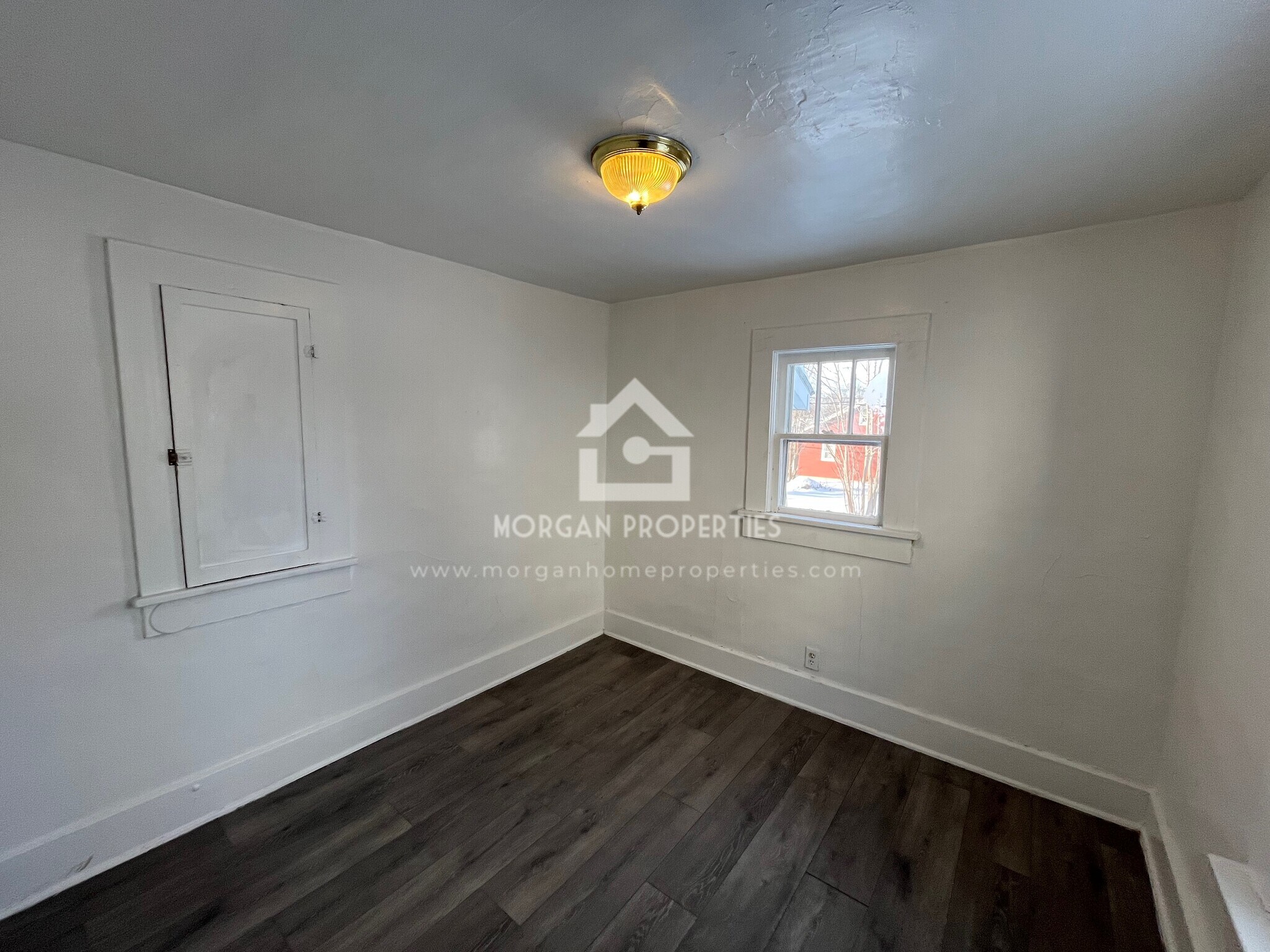 Building Photo - 1428 W 10th St