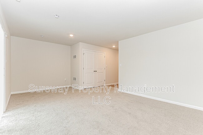 Building Photo - 204 Sandy Rdg Rd